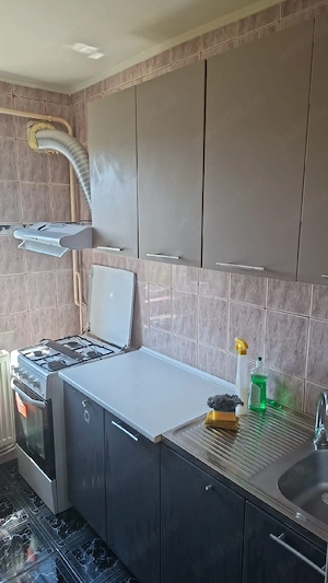 Închiriez apartament cu doua camere  - imagine 3
