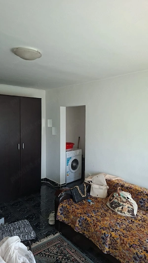 Închiriez apartament cu doua camere  - imagine 2