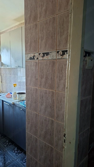 Închiriez apartament cu doua camere 