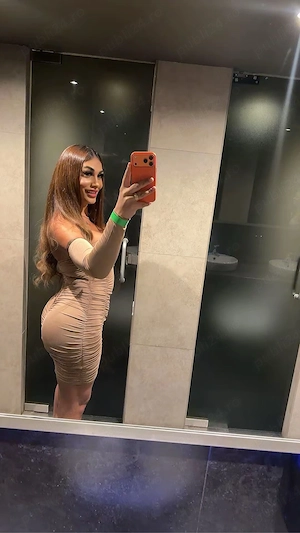 transsexuală party Deplasari