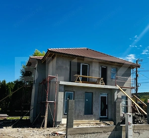 Casă individuală, Livezeni