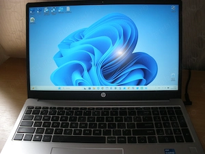 Laptop HP 250 G10 ideal pentru scoala, facultate, birou