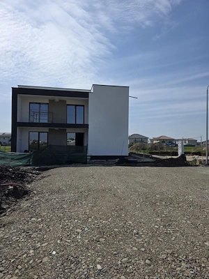 Mosnita 73 mp +300 MP gradina