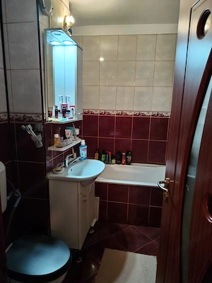 Vând apartament 3 camere decomandat - imagine 7
