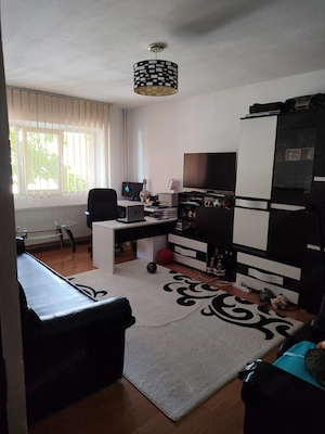 Vând apartament 3 camere decomandat