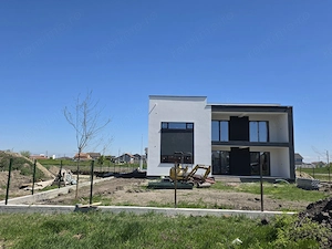 Mosnita 73 mp +300 MP gradina - imagine 7