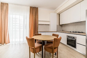 Proprietar inchiriez ap 2 camere (disponibil din 1 oct) cu loc de parcare in Giroc in spate la Lidl - imagine 2
