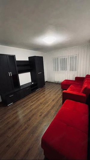 Inchiriez apartament 3 camere zona Soarelui