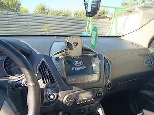 Hyundai ix35 2.0 CRDi FIFA World Cup Edition AWD 136 CP 4x4 - imagine 7