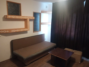Persoana fizica închiriez apartament 