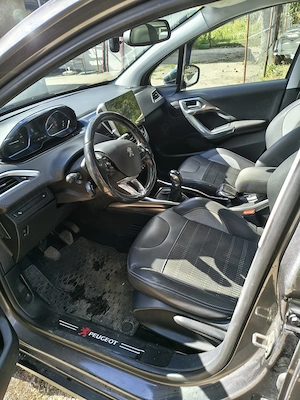 Peugeot 2008 din 2013, benzina 1.6 aspirat - imagine 8