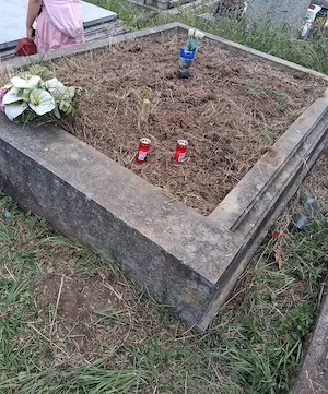  Loc de veci de familie   Cimitirul Reformat Reghin - imagine 3