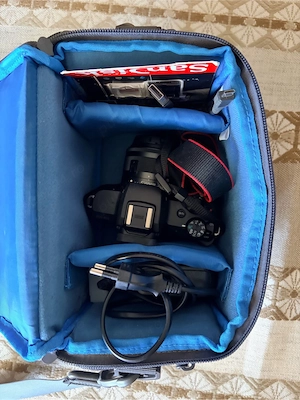 Camera foto Canon Eos M50+accesorii, genta si 2 sandisk