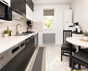 Apartament 2 camere decomandat, cu terasa, gradina si parcare privata: Tractorul, Coresi - imagine 2