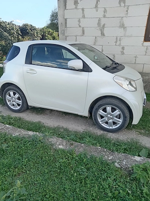 Toyota IQ an 2009  - imagine 5