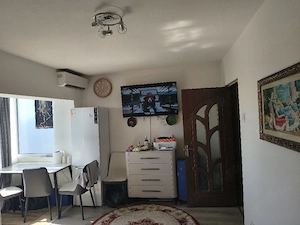 vand garsoniera decomandat 