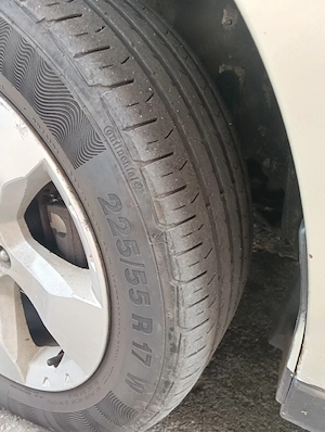 Anvelope vara continental 225/55r17 ca noi vand tot setul .Doar anvelope fara jante!