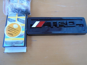 Emblema Grila Frontala TRD Toyota NOUA - Badge Tuning Auto 3D Metalic - imagine 2