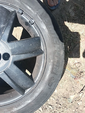205/55 r 16 se da cu tot cu jante intro stare foarte bună  - imagine 6