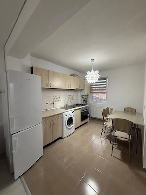 Inchiriez Ap 2 camere 320 euro zona buna, vizavi de Scoala nr 2 - imagine 4