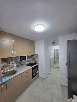 Vând apartament cu 3 camere - imagine 3