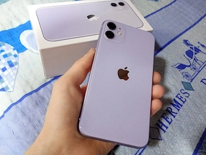 schimb iPhone 11 (85%) Cutie, impecabil. [și iPhone 13, și Motorola g24 mai am].