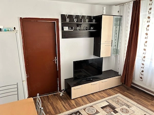 Vând apartament 2 camere etaj 2 zona Piața Mică - imagine 5