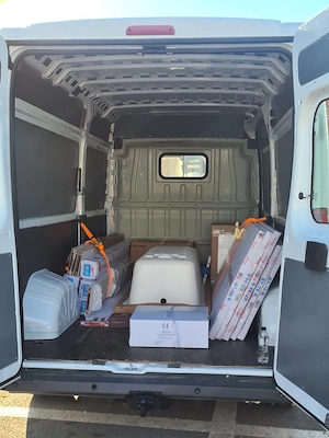 Ofer serviciu de transport și manipulare 
