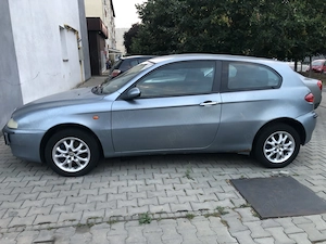 Vând Alfa Romeo 147 1,6 benzină