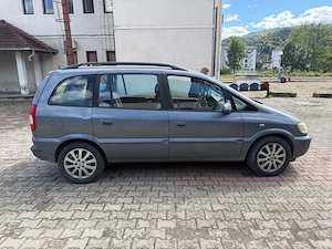 se vinde opel zafira 