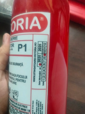 Kit siguranta auto 1x stingator 1x trusa medicala autorizata rar 2x triunghiuri - imagine 2