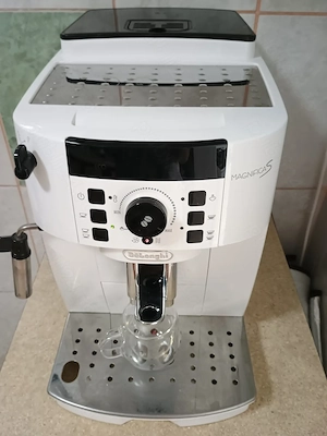 Espressor automat De Longhi Magnifica S