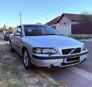 Volvo S60 D5 || 2.4 diesel 130cp || 06.2004 || Interior de piele || Carlig de remorcare || Xenon || 