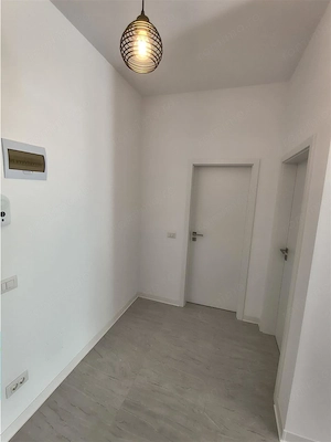 Garsoniera moderna la etajul 1 cu boxa depozitare si parcare proprie - imagine 7