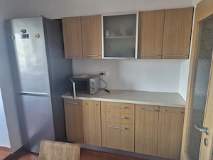 Închiriez apartament cu 3 camere - imagine 7
