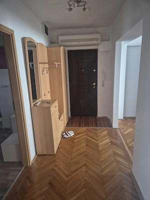 Închiriez apartament cu 3 camere - imagine 8