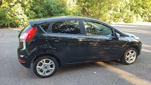 Vând Ford Fiesta 1.0 benzina ,euro 5 ,an 2014 - imagine 3
