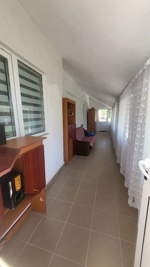 Oază de rafinament rural: interior născut din modernism, exterior înconjurat de natură și spațiu  - imagine 8