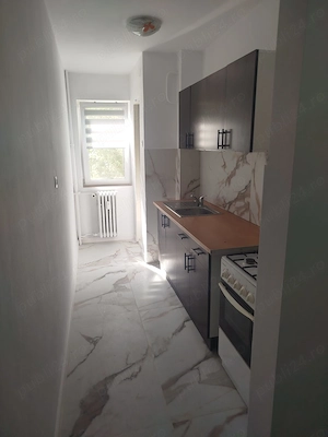 Vand apartament 2 camere ,zona Lebada - imagine 6