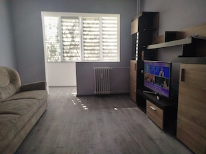 Vand apartament 2 camere ,zona Lebada - imagine 3