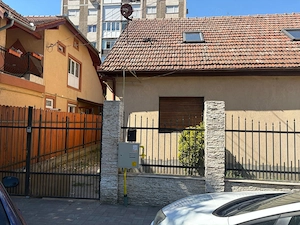 Casă de vânzare - zona Vlaicu