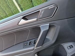 VW Tiguan R-Line 2.0 BiTDI 240 CP 4Motion DSG | Panoramic | HUD | Webasto | Piele | 20  - imagine 5