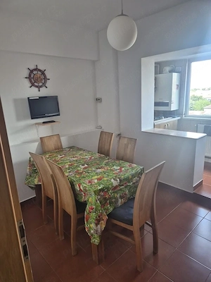 Închiriez apartament cu 3 camere - imagine 5