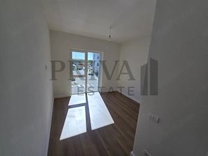 Apartament 2 camere, etaj 1, bucatarie separata, Mahala - imagine 3