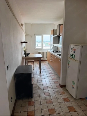 De închiriat apartament cu 2 camere, spațios și complet mobilat, situat la etajul 10 într-o zonă exc - imagine 3