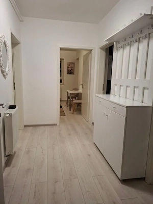 Apartament cu 3 camere zona Tractorul - imagine 8