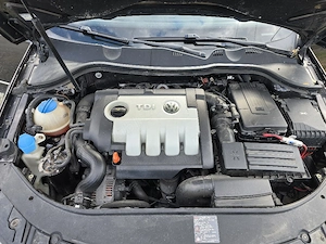 Volkswagen Passat B6 Break 2.0 TDI (140 CP) - An 2006 - Multe piese noi - imagine 2