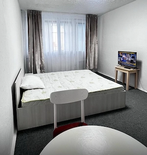 Proprietar inchiriez apartament cu 2 camere