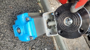 Robinet / Valvă cu sferă DN32 PN40 cu Actuator Pneumatic Valbia SR 85 - imagine 4
