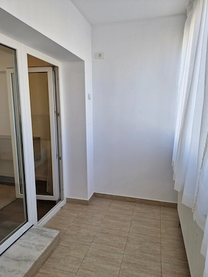 Proprietar inchiriez apartament renovat 2026 - 3 camere rond Piata Alba Iulia  - imagine 9